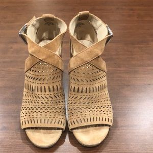 Marc Fisher Geela Tan Suede Block Heel Cage Strapy Sandals Women's Size 9